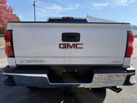 More photos of 2018 GMC Sierra 2500HD SLT at Indy Luxury Motorsports, IN