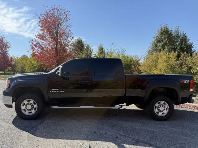 2009 Gmc Sierra 2500 HD SLT photo 3