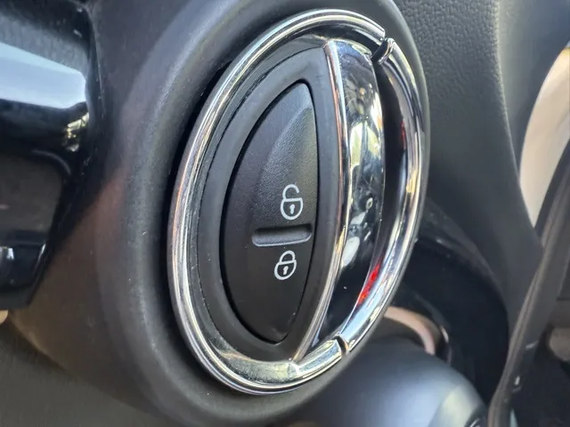 2017 Mini Cooper Base Convertible photo 4