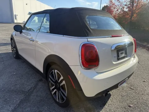 More photos of 2017 MINI Cooper at Indy Luxury Motorsports, IN