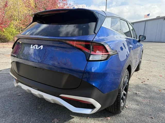 2024 Kia Sportage EX photo 2