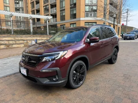 Red 2022 HONDA PILOT SE for sale in Arlington, VA