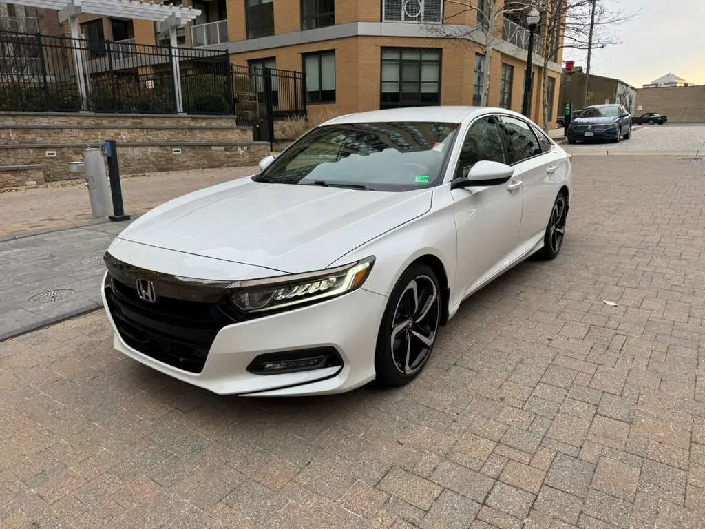 2020 Honda Accord Sport's photo
