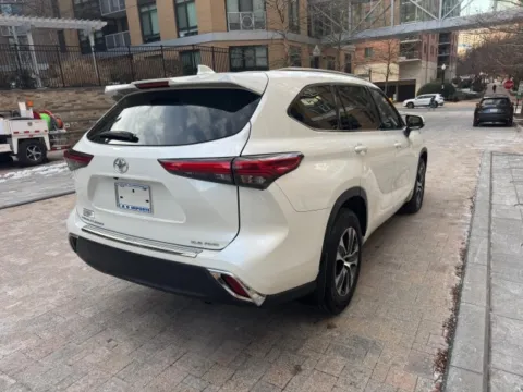 More photos of 2020 TOYOTA HIGHLANDER XLE at C&G Imports, VA