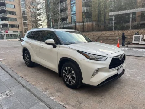 More photos of 2020 TOYOTA HIGHLANDER XLE at C&G Imports, VA