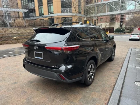 More photos of 2022 TOYOTA HIGHLANDER XLE/NAV at C&G Imports, VA