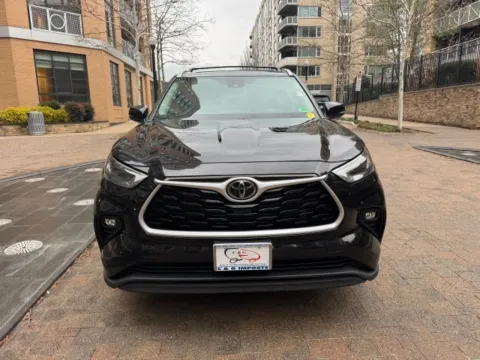 Photos of 2022 TOYOTA HIGHLANDER XLE/NAV for sale in Arlington, VA at C&G Imports