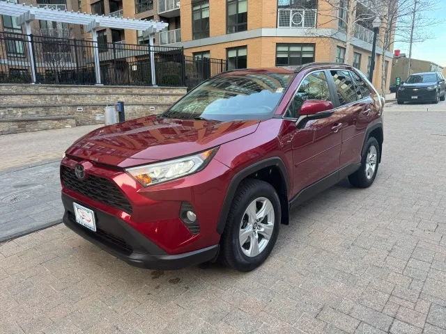 2020 TOYOTA RAV4 XLE