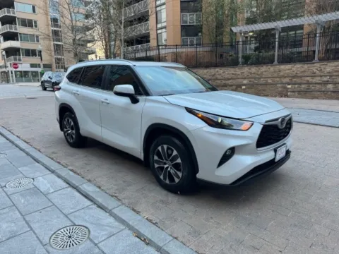 Photos of 2023 TOYOTA HIGHLANDER XLE for sale in Arlington, VA at C&G Imports