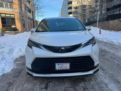 Photos of 2022 TOYOTA SIENNA HYBRID XLE for sale in Arlington, VA at C&G Imports