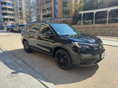 Another view of 2022 HONDA PILOT SE for sale in Arlington, VA at C&G Imports
