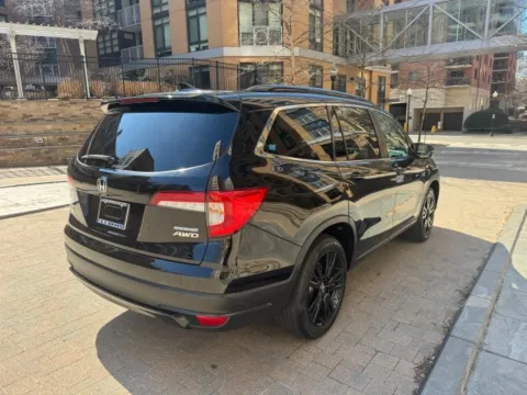 More photos of 2022 HONDA PILOT SE at C&G Imports, VA