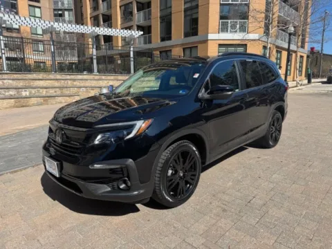 Black 2022 HONDA PILOT SE for sale in Arlington, VA