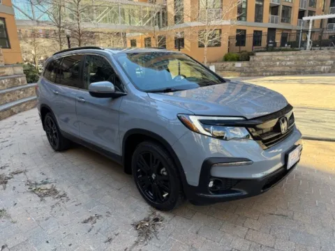 Another view of 2022 HONDA PILOT SE for sale in Arlington, VA at C&G Imports