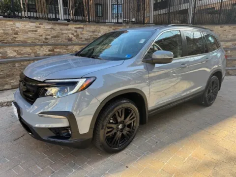 Gray 2022 HONDA PILOT SE for sale in Arlington, VA