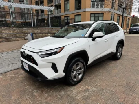 White 2022 TOYOTA RAV4 XLE for sale in Arlington, VA