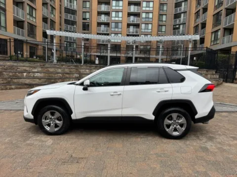 More photos of 2022 TOYOTA RAV4 XLE at C&G Imports, VA