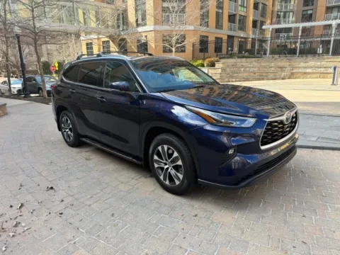 Another view of 2022 TOYOTA HIGHLANDER XLE NAV for sale in Arlington, VA at C&G Imports