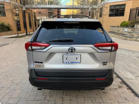 More photos of 2022 TOYOTA RAV4 XLE at C&G Imports, VA