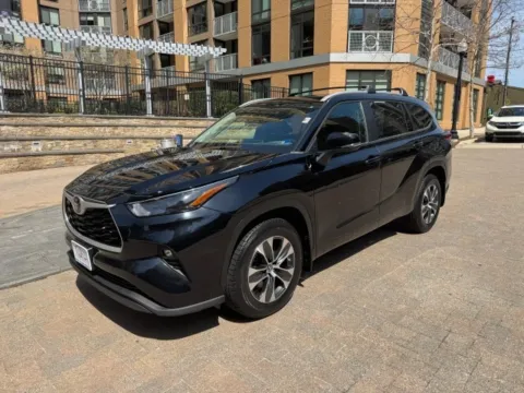 Black 2023 TOYOTA HIGHLANDER XLE for sale in Arlington, VA