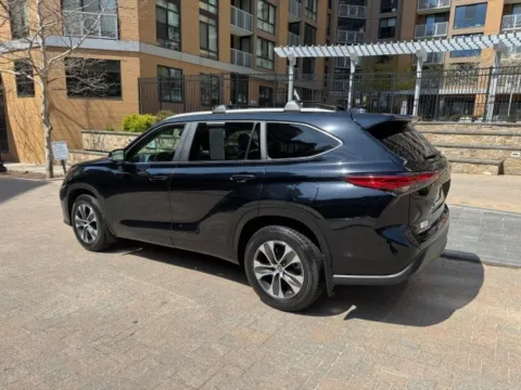 More photos of 2023 TOYOTA HIGHLANDER XLE at C&G Imports, VA