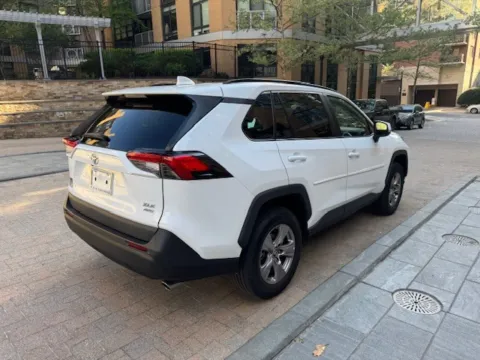 More photos of 2022 TOYOTA RAV4 XLE at C&G Imports, VA