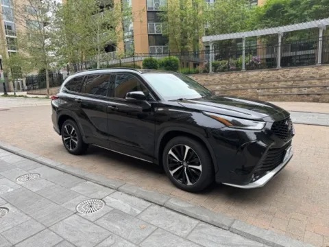 Another view of 2021 TOYOTA HIGHLANDER XSE for sale in Arlington, VA at C&G Imports