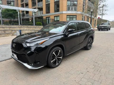Black 2021 TOYOTA HIGHLANDER XSE for sale in Arlington, VA