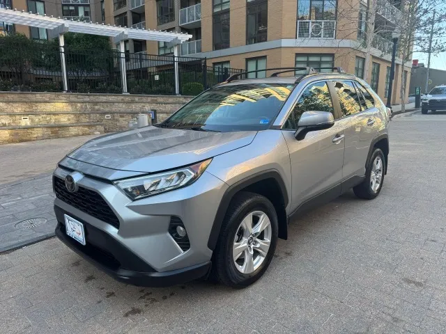 2021 TOYOTA RAV4 XLE