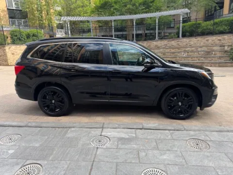 More photos of 2022 HONDA PILOT SE at C&G Imports, VA