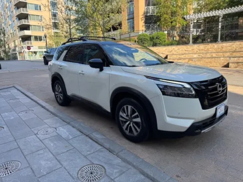 White 2023 NISSAN PATHFINDER SL for sale in Arlington, VA