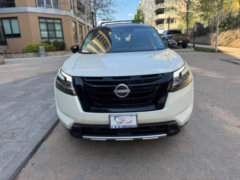 Photos of 2023 NISSAN PATHFINDER SL for sale in Arlington, VA at C&G Imports