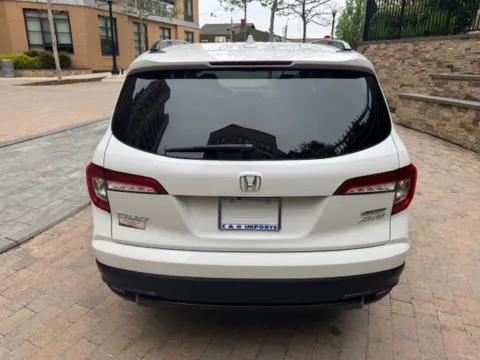 More photos of 2022 HONDA PILOT SE at C&G Imports, VA