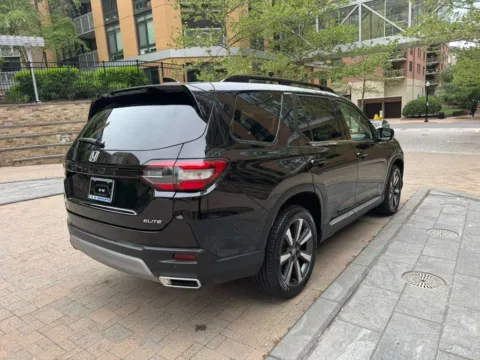 More photos of 2023 HONDA PILOT ELITE at C&G Imports, VA