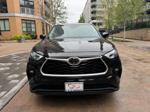 Photos of 2023 TOYOTA HIGHLANDER XLE for sale in Arlington, VA at C&G Imports