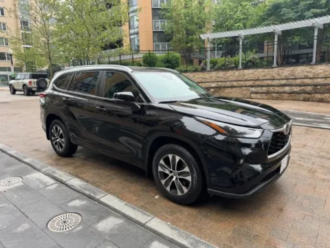 Another view of 2023 TOYOTA HIGHLANDER XLE for sale in Arlington, VA at C&G Imports
