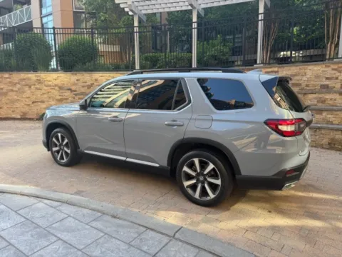 More photos of 2024 HONDA PILOT TOURING at C&G Imports, VA