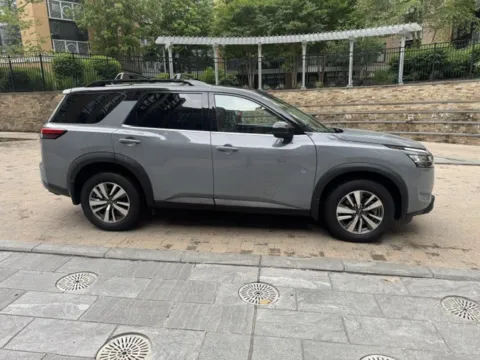 More photos of 2023 NISSAN PATHFINDER SL at C&G Imports, VA