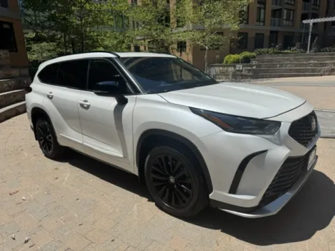 Another view of 2023 TOYOTA HIGHLANDER XSE for sale in Arlington, VA at C&G Imports