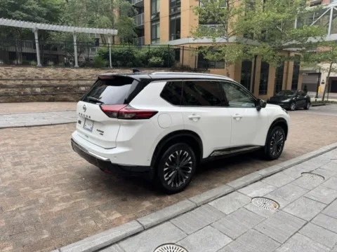 More photos of 2024 NISSAN ROGUE PLATINUM at C&G Imports, VA