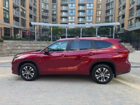 More photos of 2023 TOYOTA HIGHLANDER XLE at C&G Imports, VA