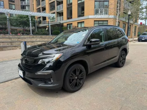 Black 2022 HONDA PILOT SE for sale in Arlington, VA