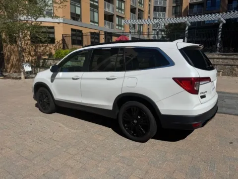 More photos of 2021 HONDA PILOT SE at C&G Imports, VA