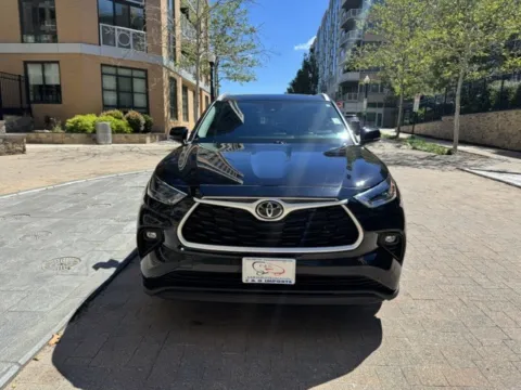 Photos of 2023 TOYOTA HIGHLANDER XLE for sale in Arlington, VA at C&G Imports