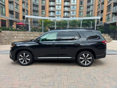 More photos of 2024 HONDA PILOT TOURING at C&G Imports, VA