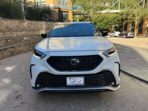 Photos of 2023 TOYOTA HIGHLANDER XSE for sale in Arlington, VA at C&G Imports