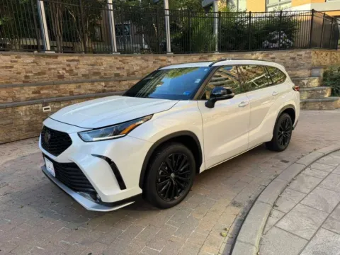 White 2023 TOYOTA HIGHLANDER XSE for sale in Arlington, VA