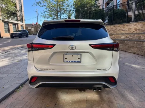 More photos of 2023 TOYOTA HIGHLANDER XSE at C&G Imports, VA