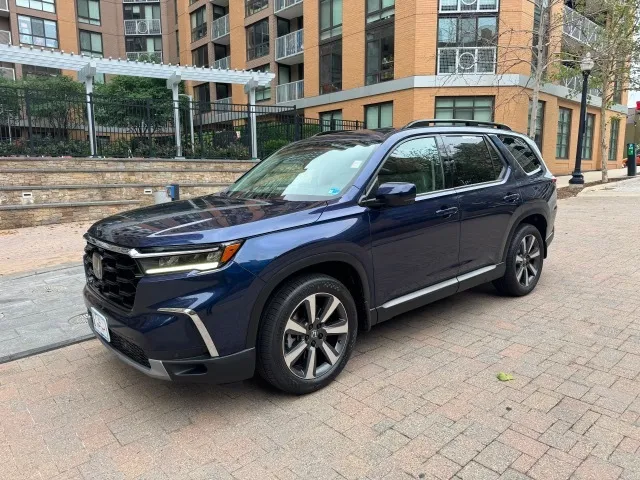 Blue 2024 HONDA PILOT TOURING for sale in Arlington, VA