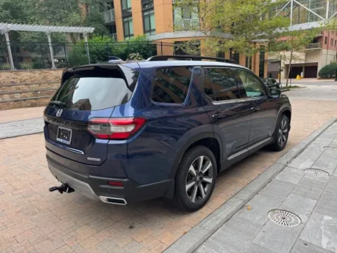 More photos of 2024 HONDA PILOT TOURING at C&G Imports, VA